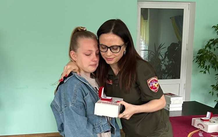 У Лопушненській громаді дітям загиблих воїнів вручили пам’ятні обереги