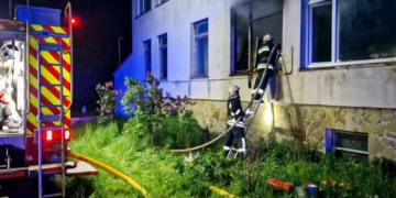 Нічна пожежа у школі на Тернопільщині: рятувальники відстояли будівлю навчального закладу