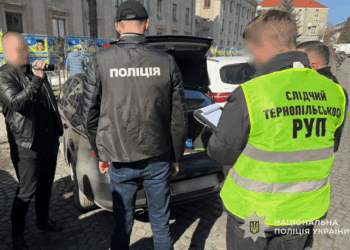 На Тернопільщині судитимуть юристку за обіцянку вплинути на ТЦК
