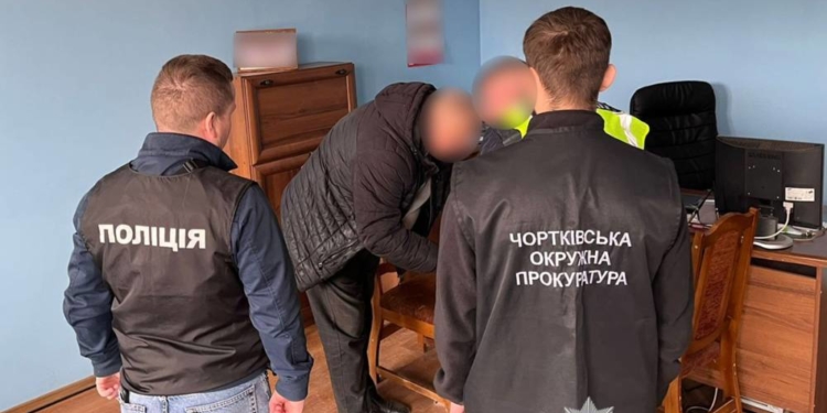 Незаконний видобуток надр на Чортківщині: поліція завершила розслідування щодо директора заводу