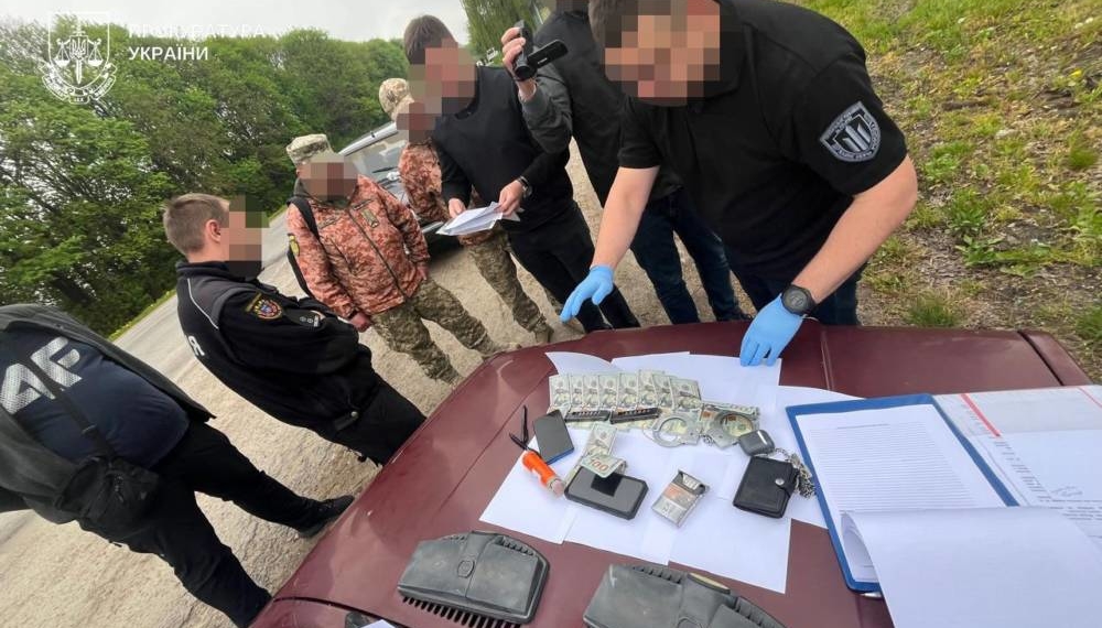 На Тернопільщині оперативник поліції вимагав 1200 доларів за «невідкриття» кримінальної справи