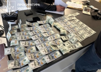 $20 000 «абонплати» щомісяця: у ГУНП в Тернопільській області СБУ проводить обшуки через прикриття «порноофісів»