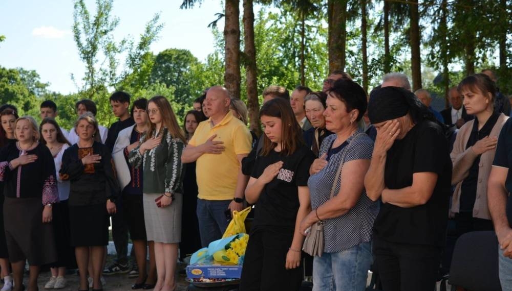 На Збаражчині відкрили пам’ятну дошку полеглому воїну Віталію Петрову