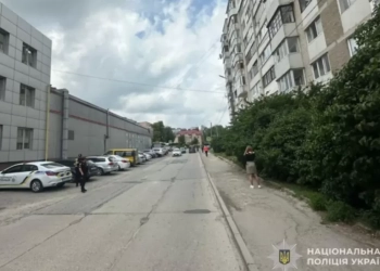 Водій Jeep збив матір із донькою та втік з місця ДТП у Тернополі