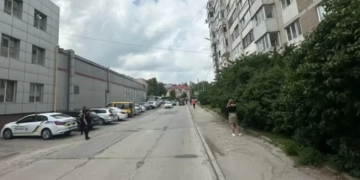 Водій Jeep збив матір із донькою та втік з місця ДТП у Тернополі