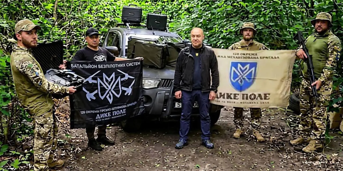 Тернопіль передав партію критично важливої техніки важкій механізованій бригаді «Дике Поле»