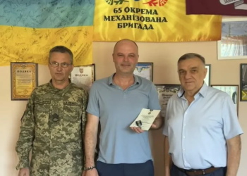 Честь і відвага: старший лейтенант Роман Кавчак із Заліщицької громади отримав відзнаку Головнокомандувача ЗСУ