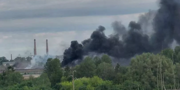 Масштабна пожежа в промзоні Тернополя: на вулиці Текстильній палав виробничий цех