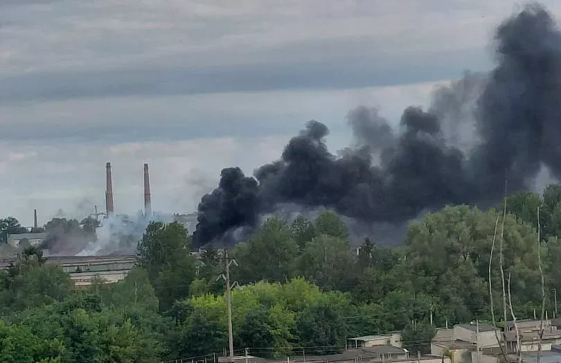 У промзоні Тернополя на вулиці Текстильній палав виробничий цех, є госпіталізований