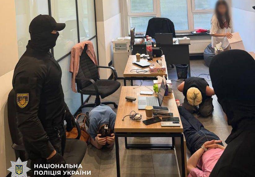 Кіберполіція Києва ліквідувала шахрайський кол-центр, який ошукав громадян США