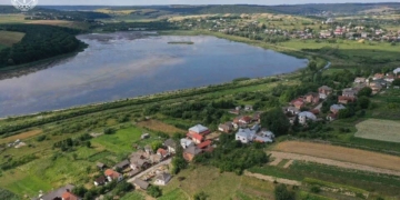 Бережанська прокуратура через суд вимагає повернути громаді став площею понад 91 га та стягнути 243 тисячі грн боргу