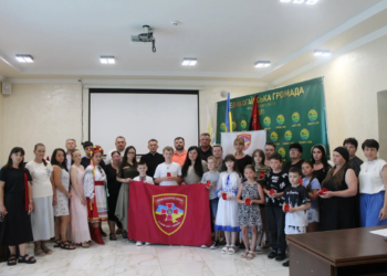 Пам'ять, яку тримають біля серця: у Великогаївській громаді вручили іменні обереги дітям полеглих воїнів