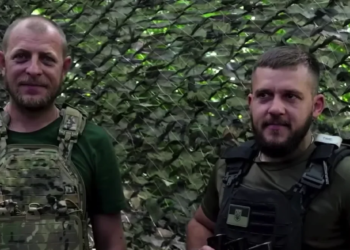 Мінімалізм на позиціях: тернопільські артилеристи показали вміст своїх бойових рюкзаків
