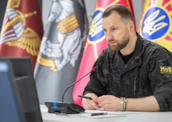 звільнення Хмари з військової служби