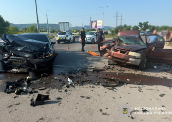 Масштабна ДТП у Кременці: шестеро людей травмовані