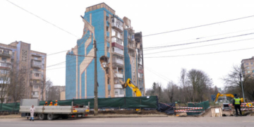 Мешканці зруйнованого будинку на Стуса отримають 5 млн грн