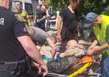 На Тернопільщині чоловіка врятували з 8-метрового колодязя