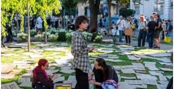 «Картонковий Майдан» очима Кремля: як російська пропаганда використовує протести