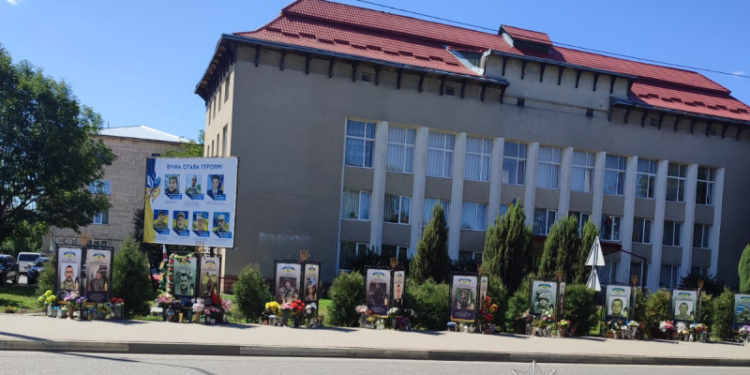 Скандал у Монастириськах: танці під російську музику