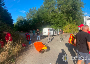 Смертельна ДТП на Тернопільщині: двоє загиблих та шестеро травмованих