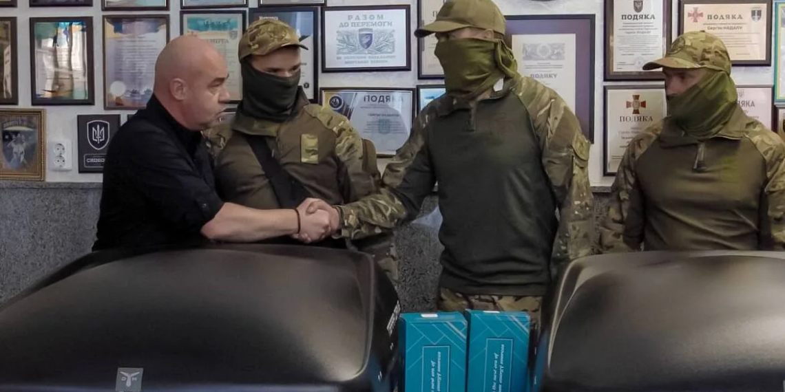 Тернопіль передав дві автомобільні станції РЕБ для спецпризначенців поліції