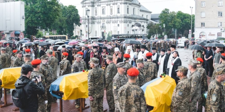 Тернопіль попрощався з сімома невідомими Героями