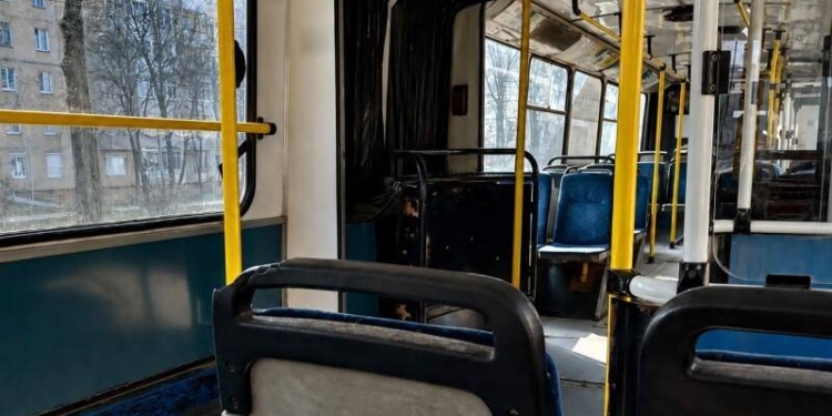 У тернопільському тролейбусі обікрали пасажирку