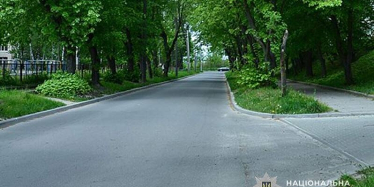 У Тернополі чоловік кинув пляшку в 11-річну дитину
