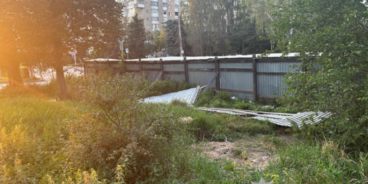 У Тернополі на вулиці Торговиця знайшли тіло чоловіка