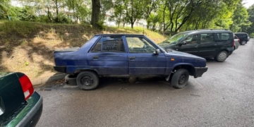 У Тернополі розшукують власників покинутих авто