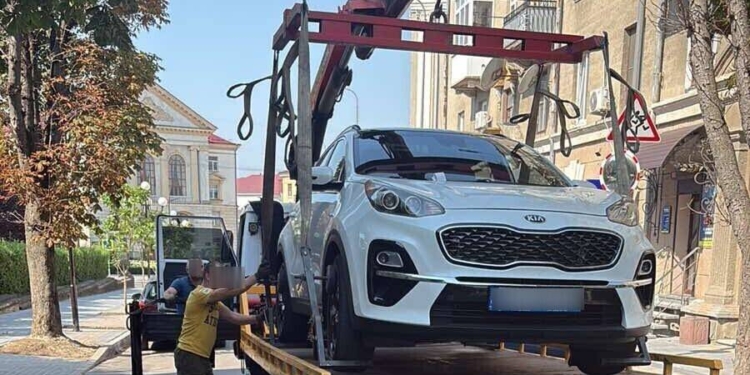 У Тернополі за липень евакуювали 72 авто за порушення