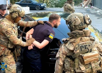 Відстрочка за $5000: посадовця Тернопільської митниці затримали «на гарячому»