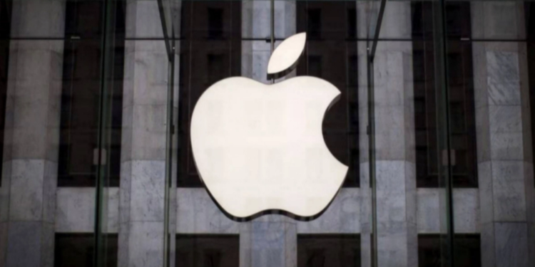 Apple звинувачує OpenAI у крадіжці секретних технологій