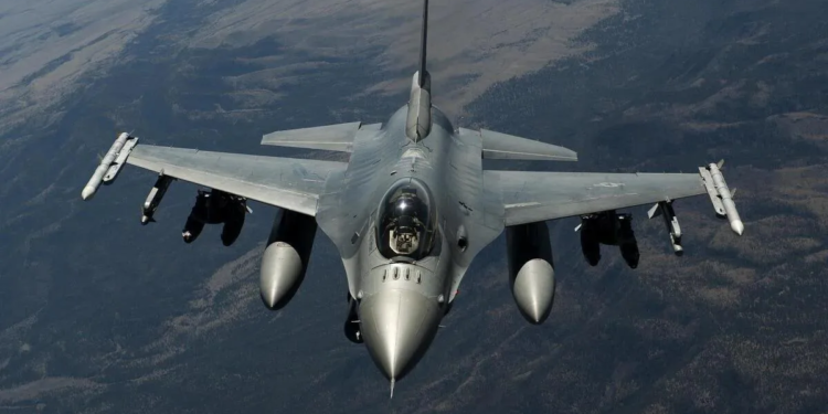 Бельгія передасть Україні три винищувачі F-16 до кінця 2026 року