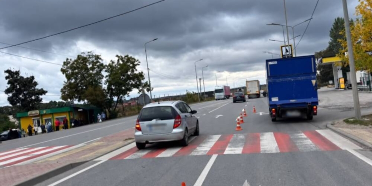 ДТП у Тернополі: двоє пішоходів травмовані, водій втік
