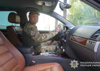 Поліція Тернопільщини отримала позашляховик для фронту