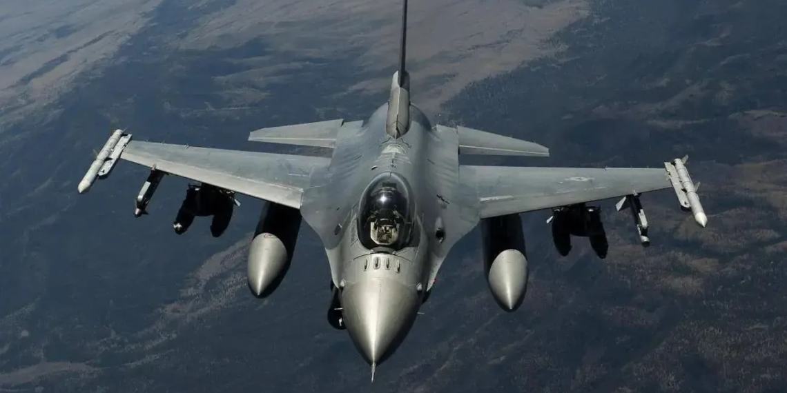 Понад половина українських F-16 не летить через затримки