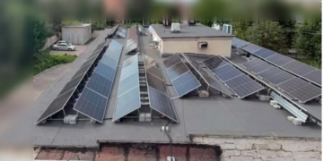 У педіатричному підрозділі Тернопільської лікарні №2 встановили сонячну електростанцію