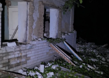 Удар рф по Запоріжжю: під завалами шукають людей