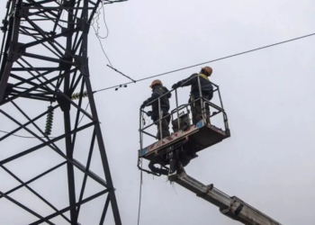 Ворожі обстріли залишили без світла чотири області України