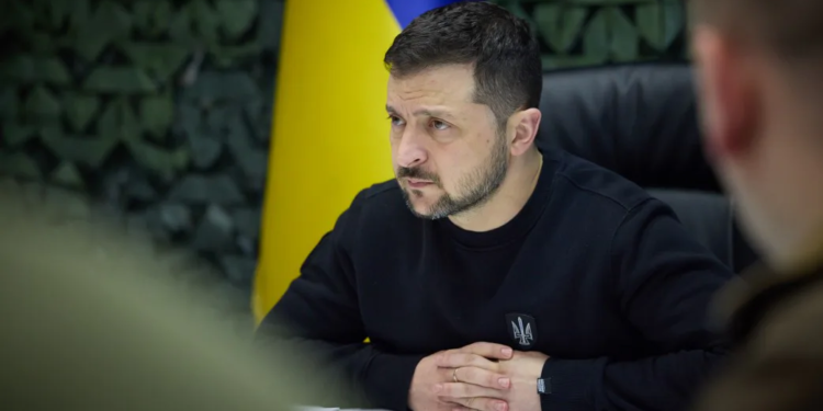 Зеленський: російське небо стає небезпечним для авіації