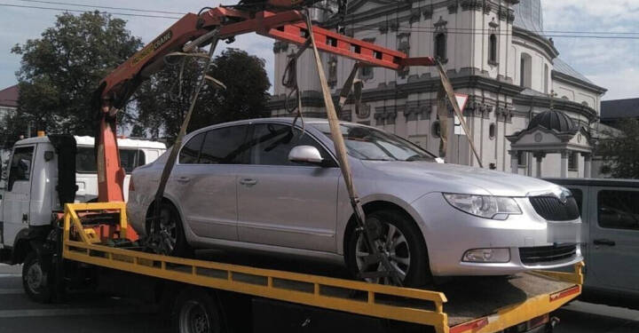 Понад 3700 штрафів: як у Тернополі карають за паркування
