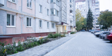 Ремонт двору на вул. 15 Квітня в Тернополі завершено