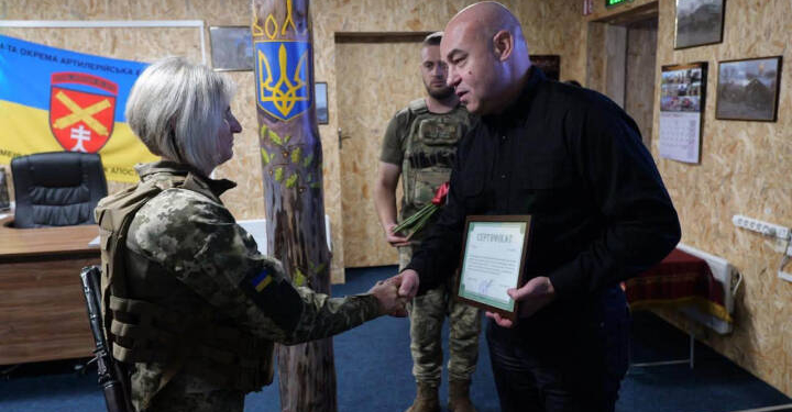 Сергій Надал вручив квартиру захисниці з Тернополя