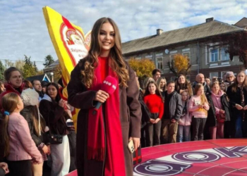 Тетяна Озерянець перемогла у «Караоке на майдані»