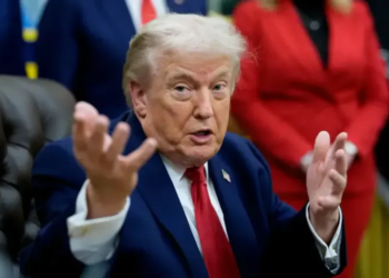 Трамп виплачує американцям $2,35 млрд перед виборами